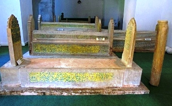 isfendiyar bey türbesi